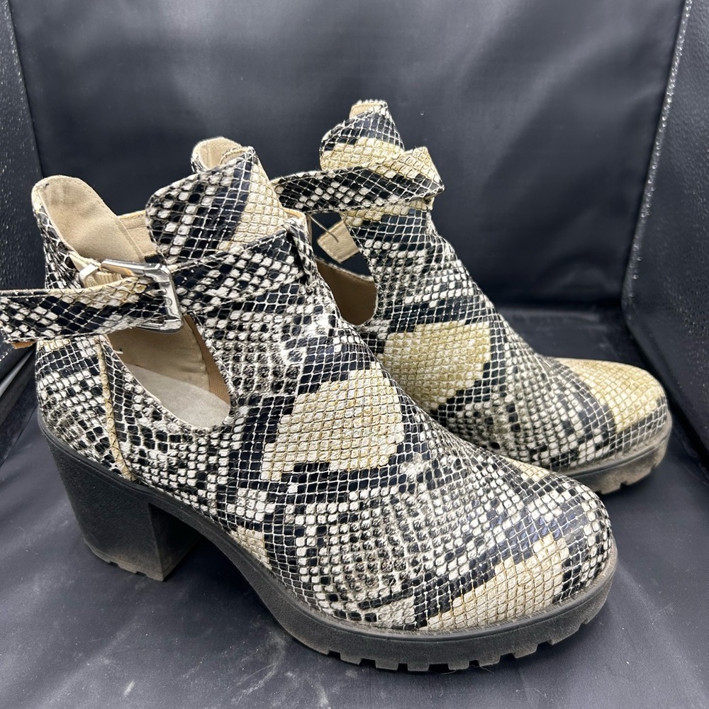 Stylish Women's Snakeskin Ankle Boots